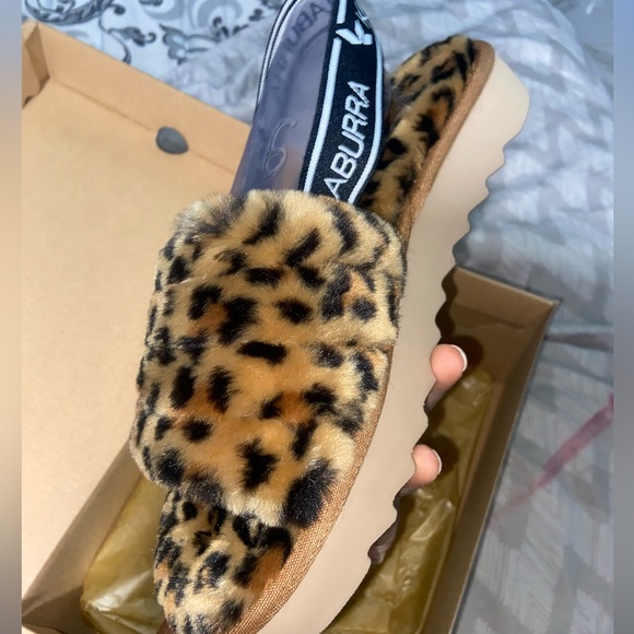 COPY - Fuzz UGG Slippers - Picture 5 of 6